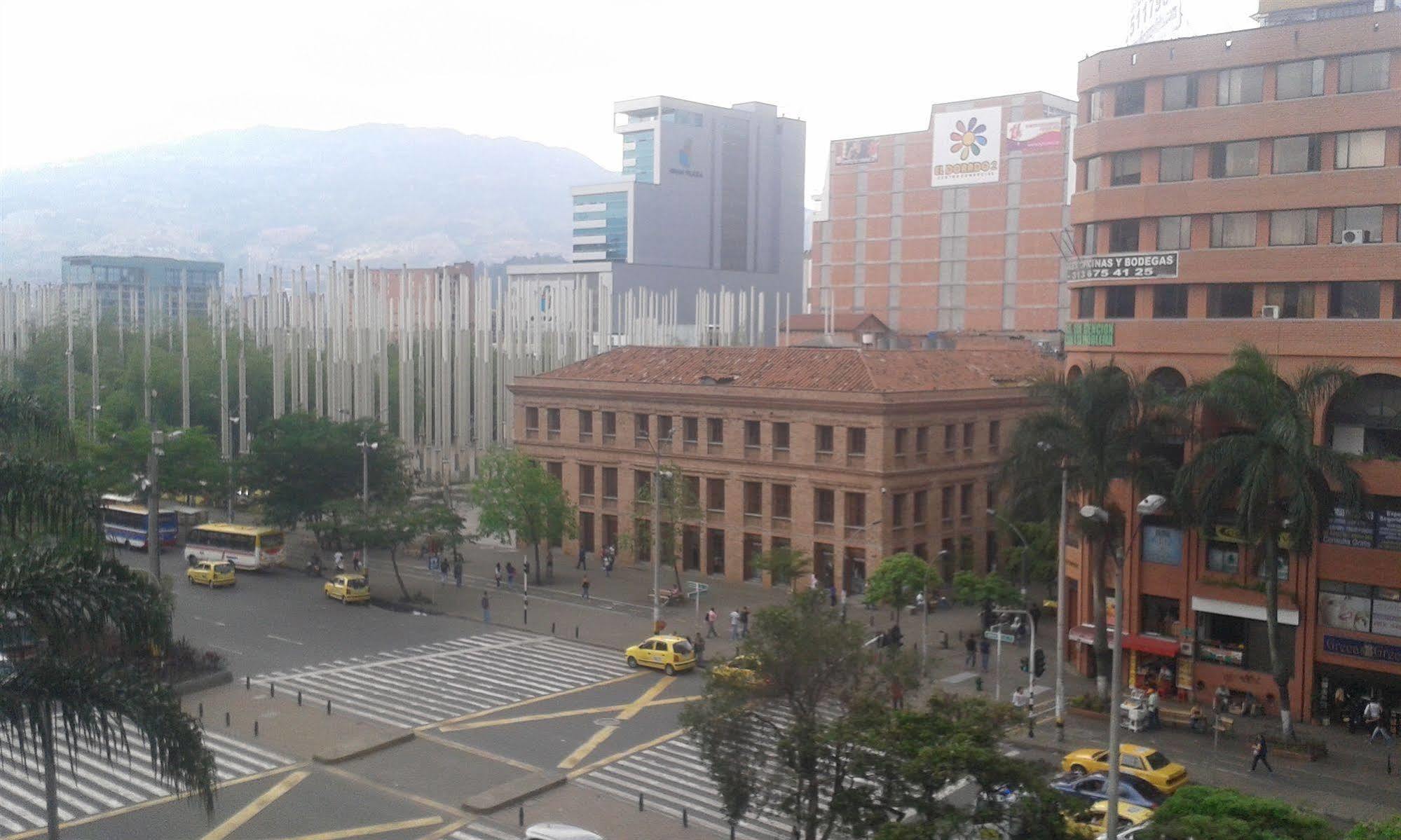 Hotel Plaza Mayor Medellín Dış mekan fotoğraf